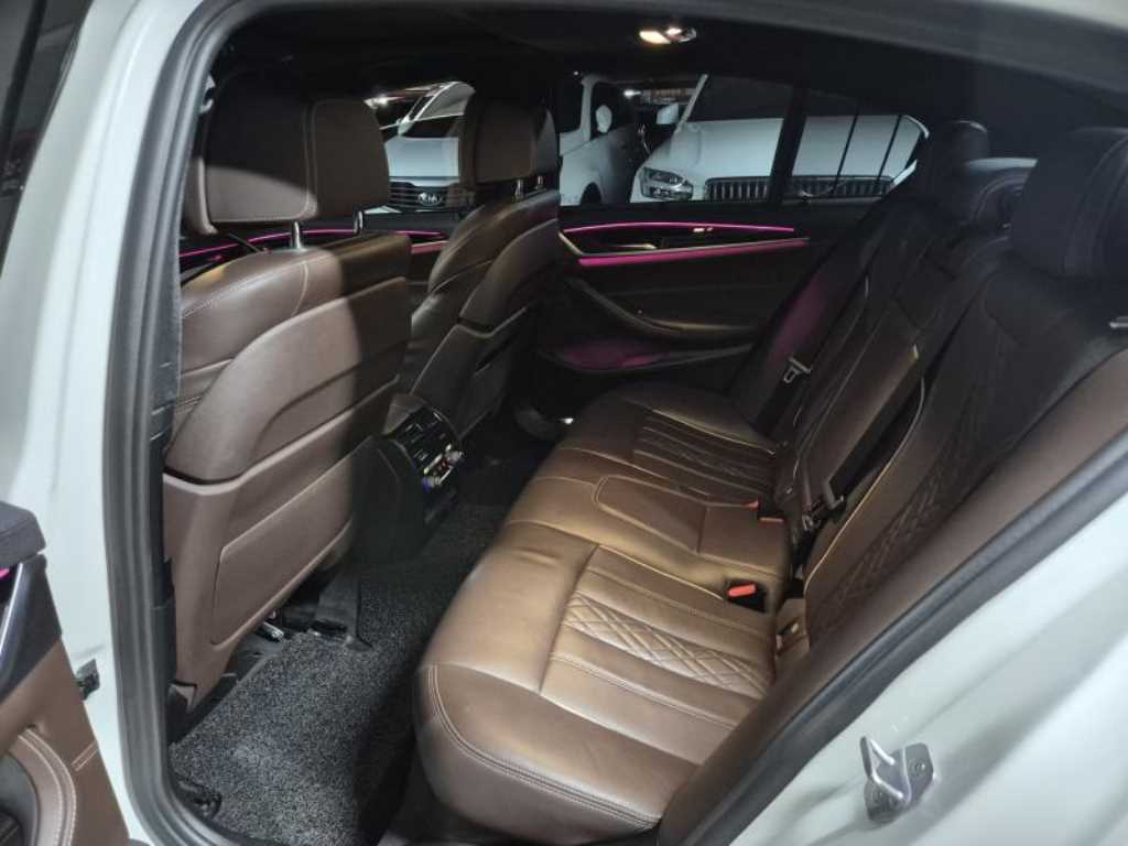 BMW 5 Series - Vista 8
