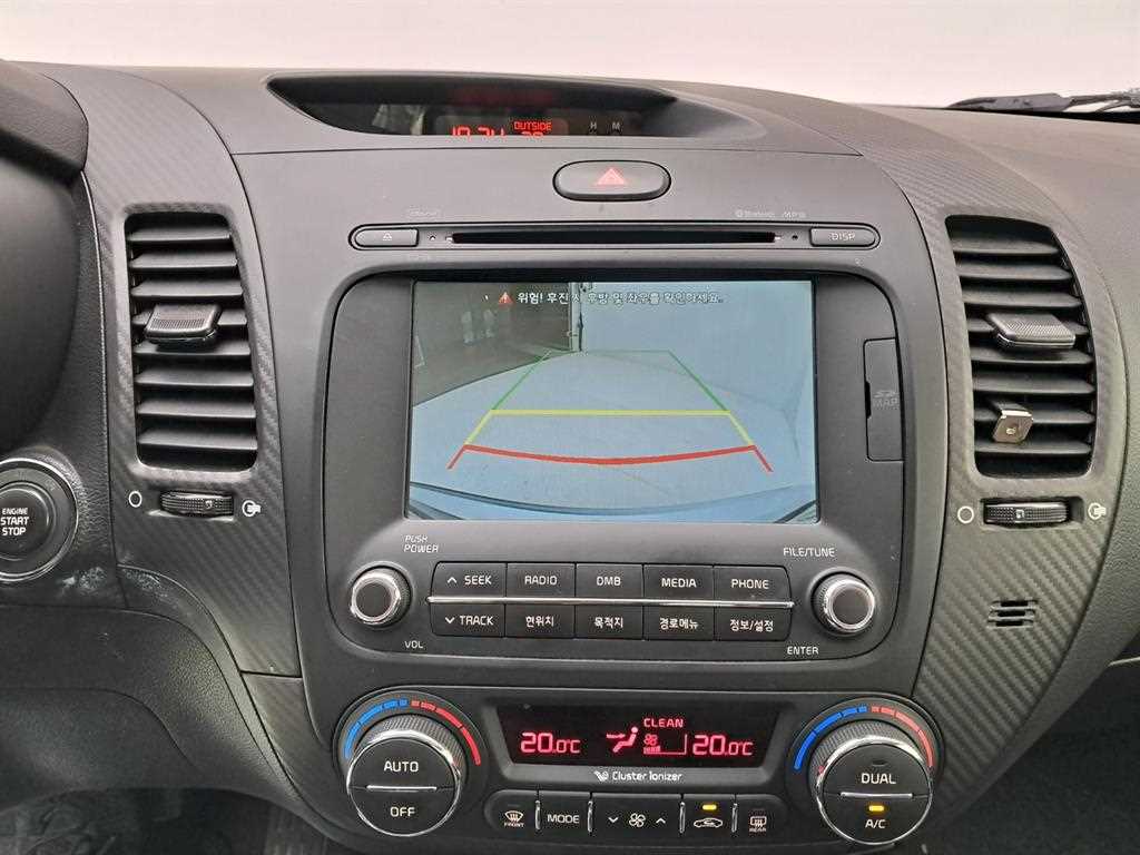 KIA K3 - Vista 10