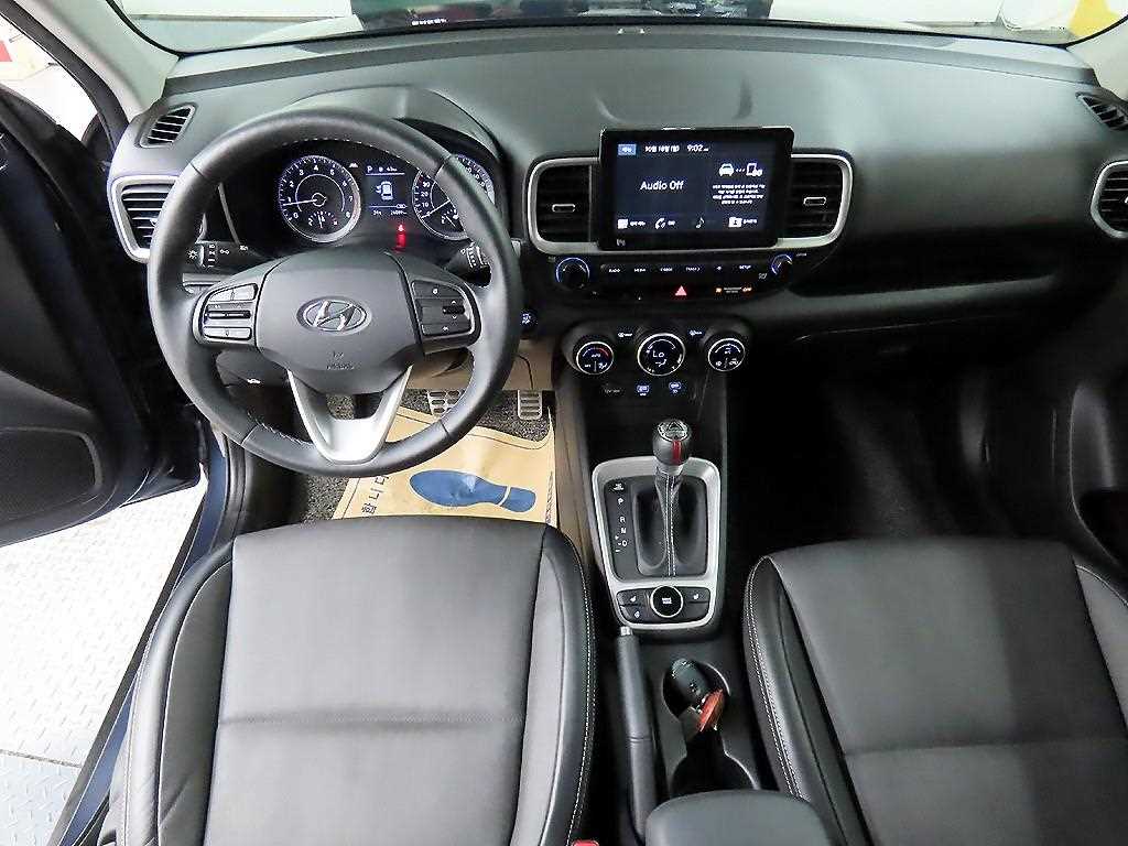HYUNDAI Venue - Vista 7