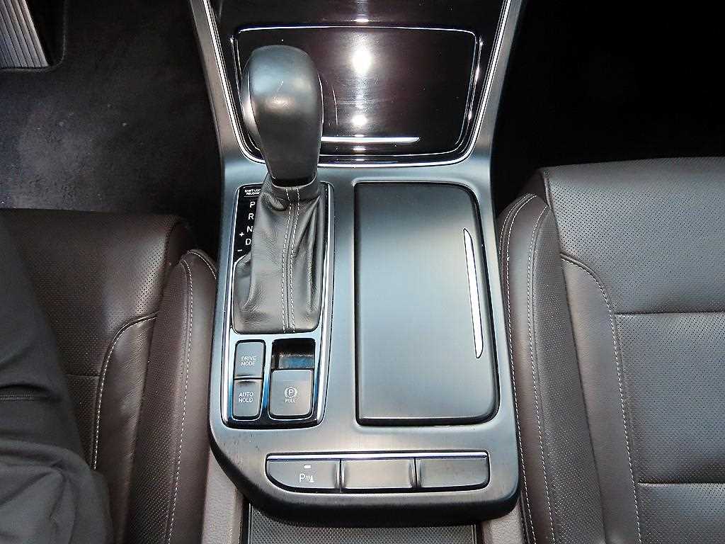 HYUNDAI Grandeur - Vista 11