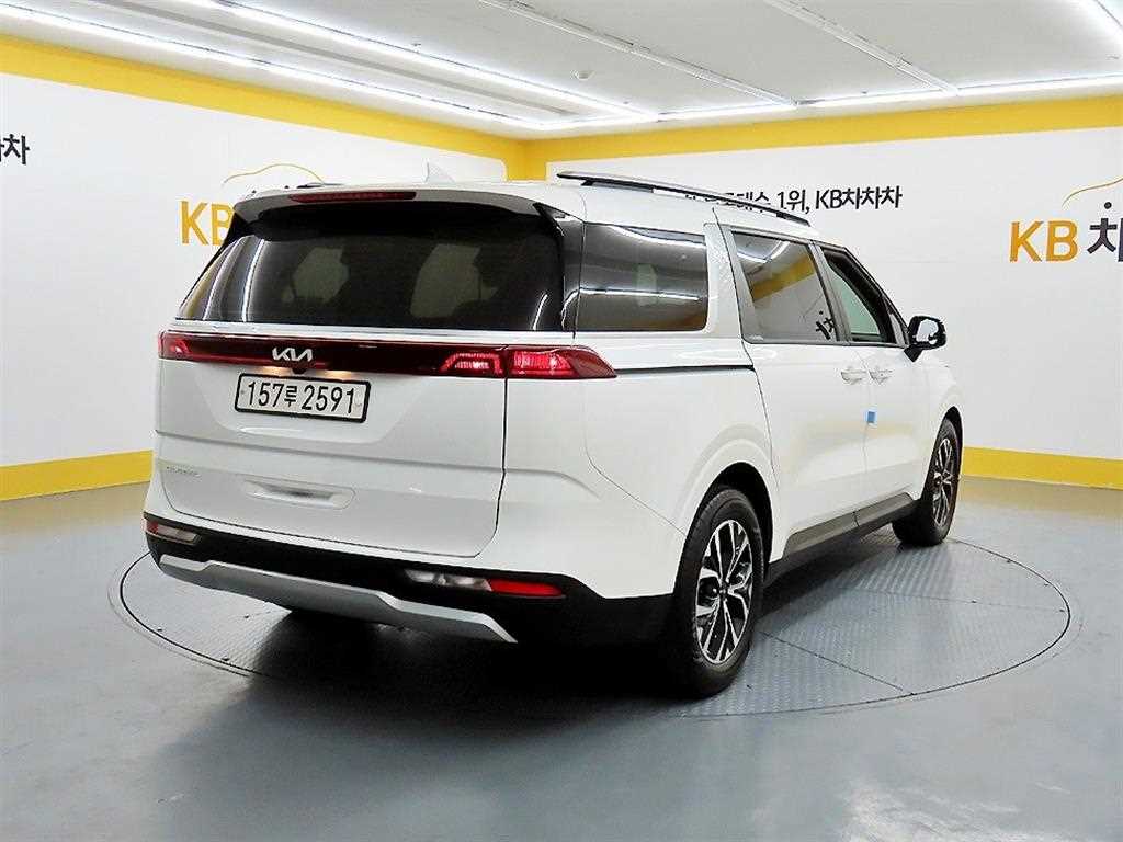KIA Carnival - Vista 4