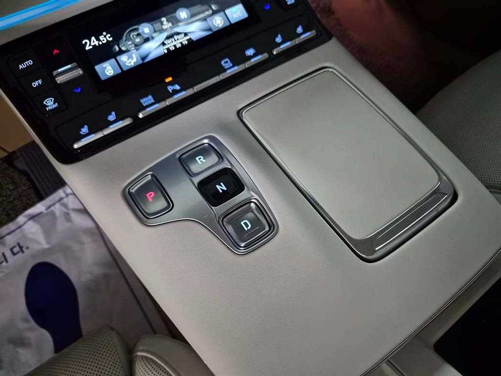 HYUNDAI Grandeur - Vista 11