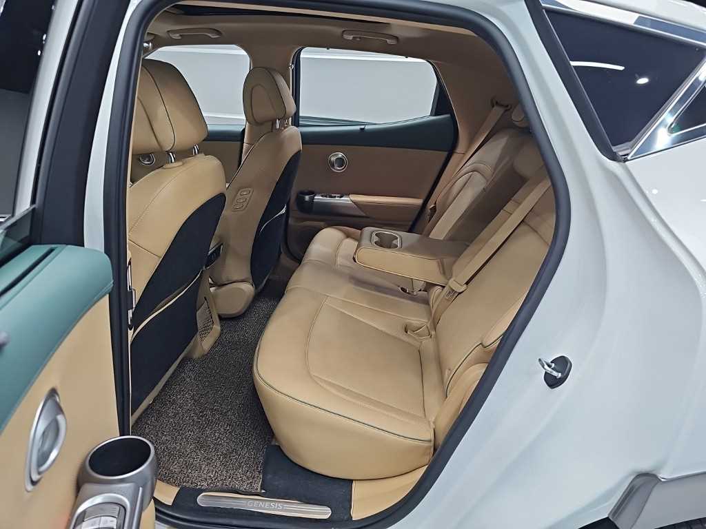 Genesis GV60 - Vista 12