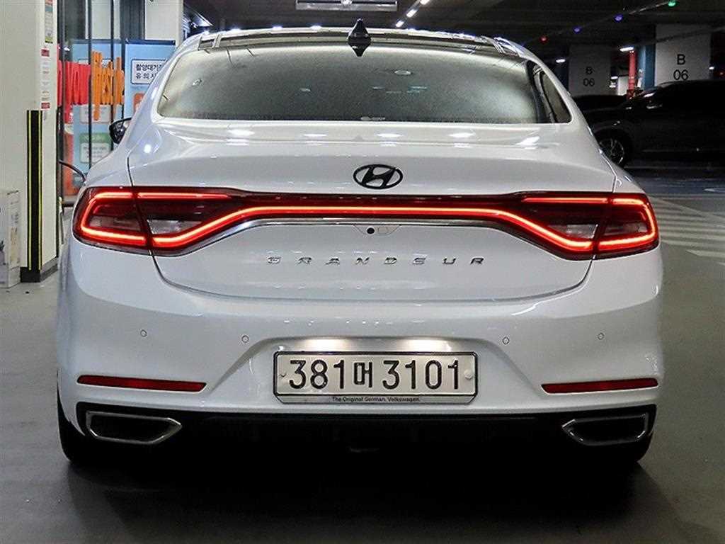 HYUNDAI Grandeur - Vista 5