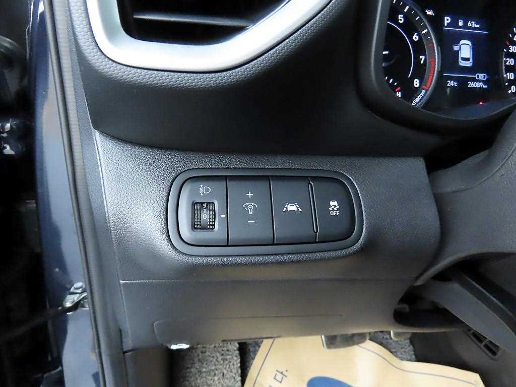 HYUNDAI Venue - Vista 12