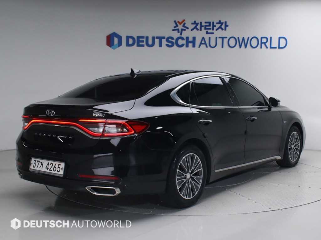 HYUNDAI Grandeur - Vista 2