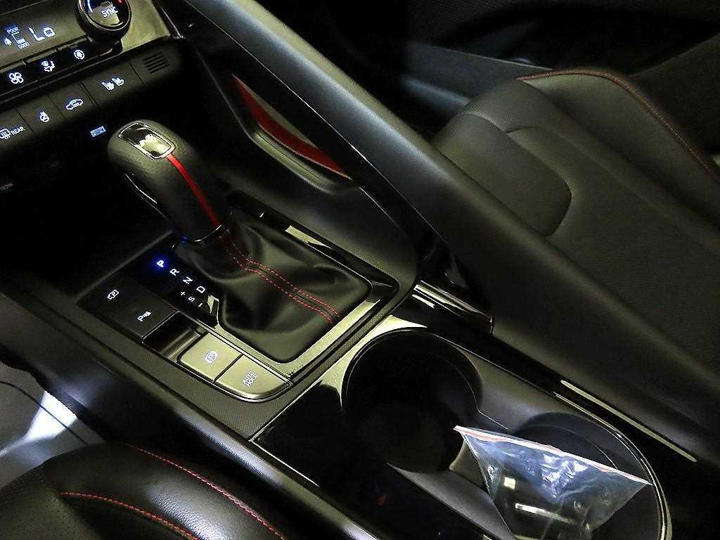 HYUNDAI Avante - Vista 12