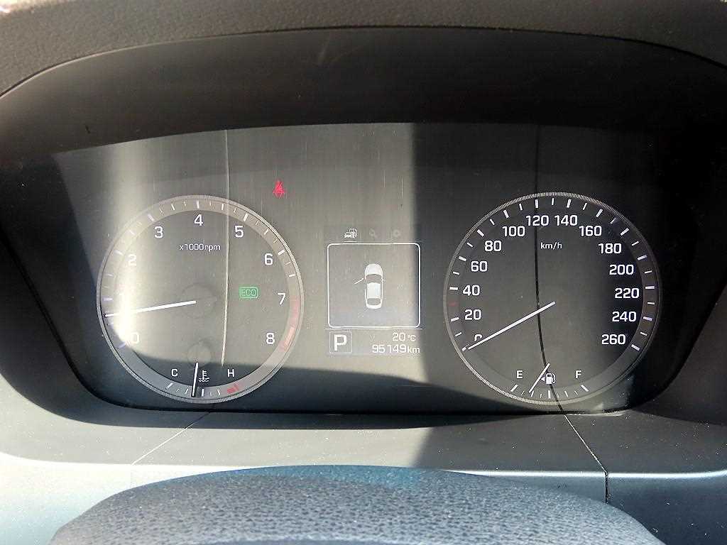 HYUNDAI Sonata - Vista 9