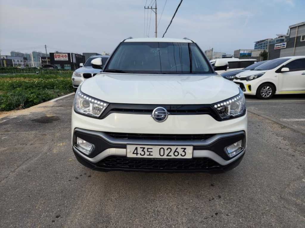 Ssangyong Tivoli 2017 - Importación desde Corea - HF Imports Iquique - Foto 1