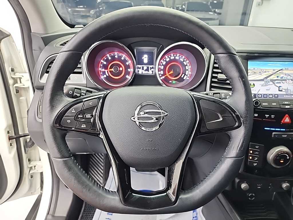 Ssangyong Tivoli - Vista 9