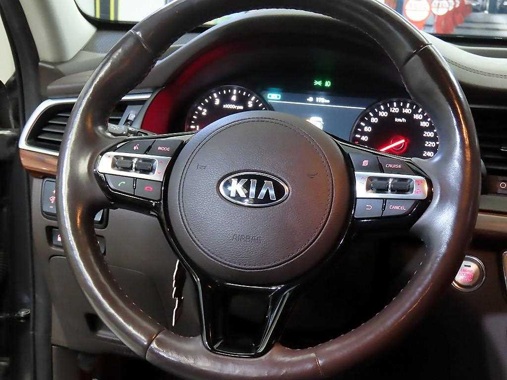 KIA K7 - Vista 8