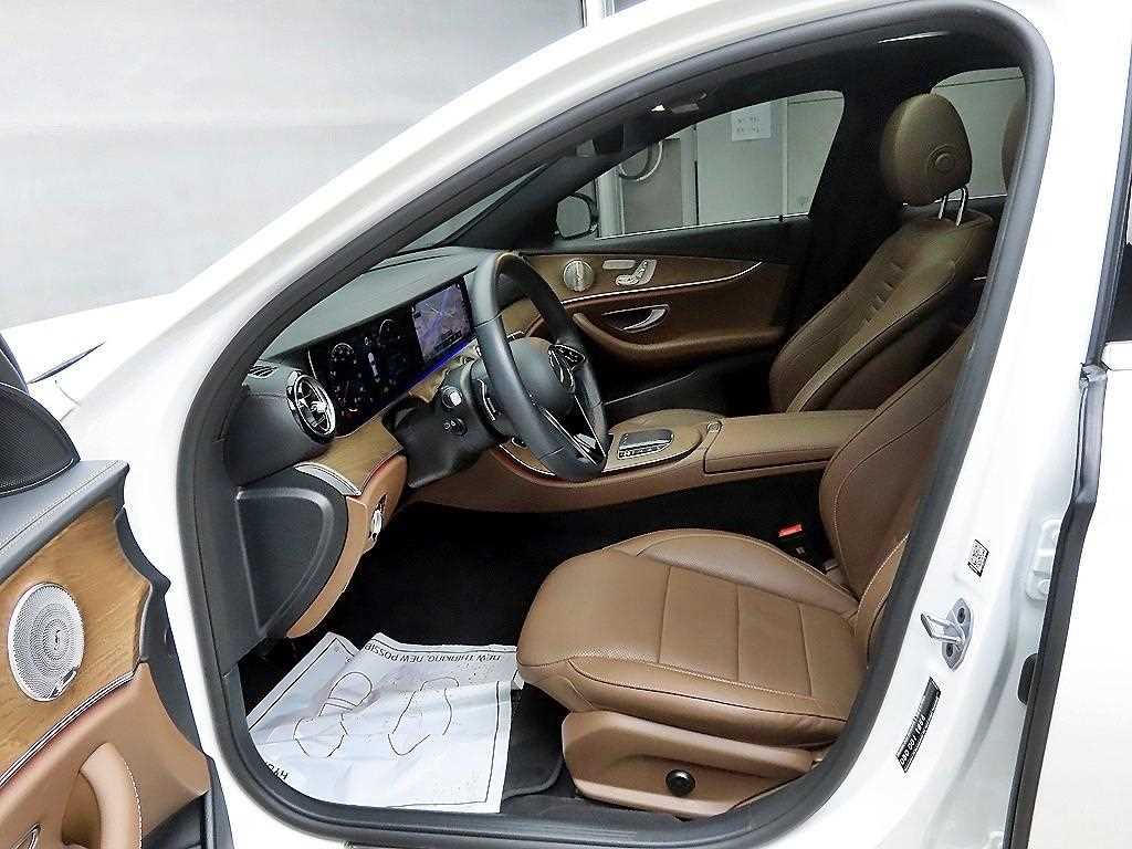 Mercedes Benz E class - Vista 5