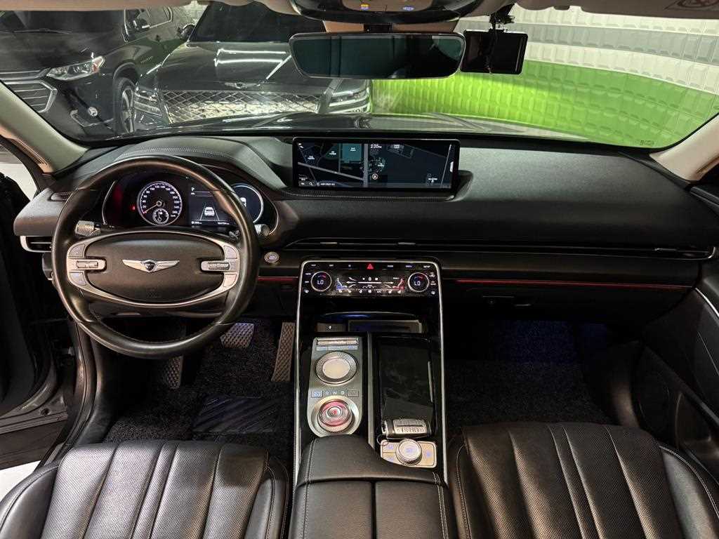 Genesis GV80 - Vista 8