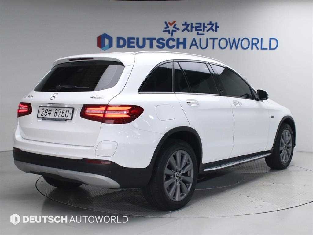 Mercedes Benz GLC Class - Vista 2