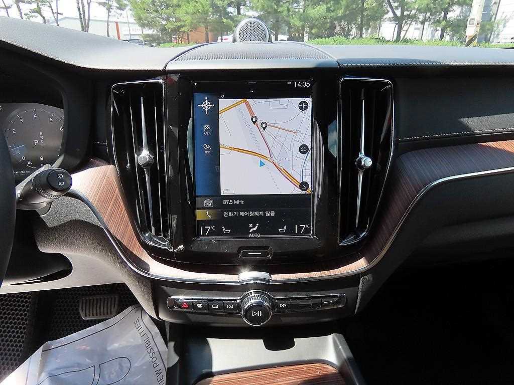 Volvo XC60 2021 Negro - Importación desde Corea - HF Imports Iquique - Foto 13