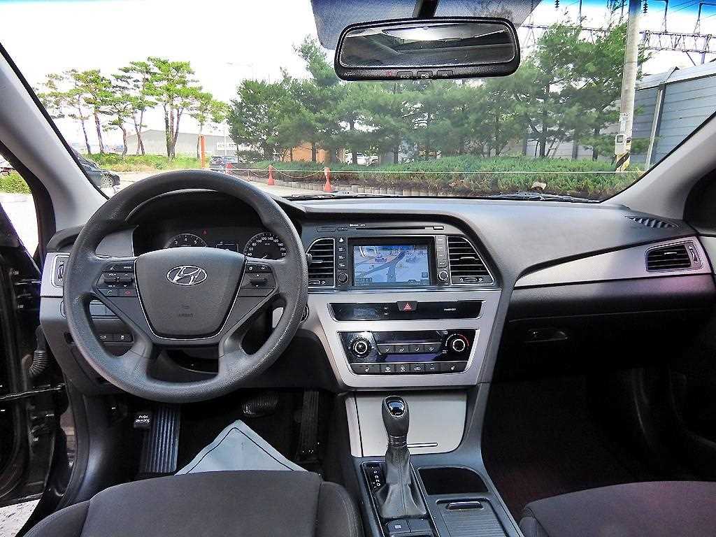HYUNDAI Sonata - Vista 7
