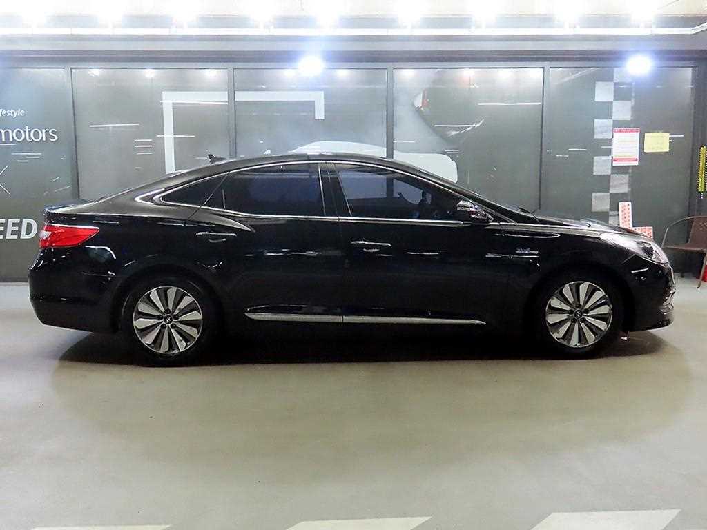 HYUNDAI Grandeur - Vista 3