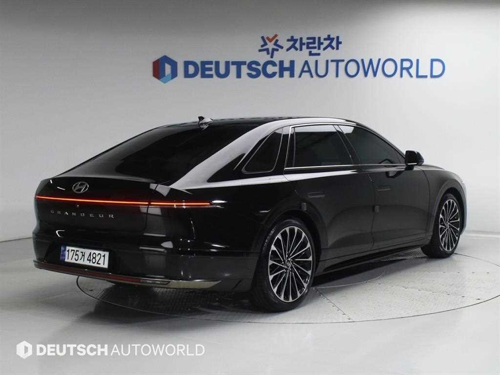 HYUNDAI Grandeur - Vista 2