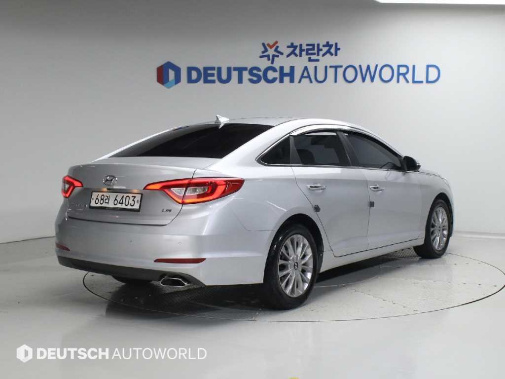 HYUNDAI Sonata - Vista 2