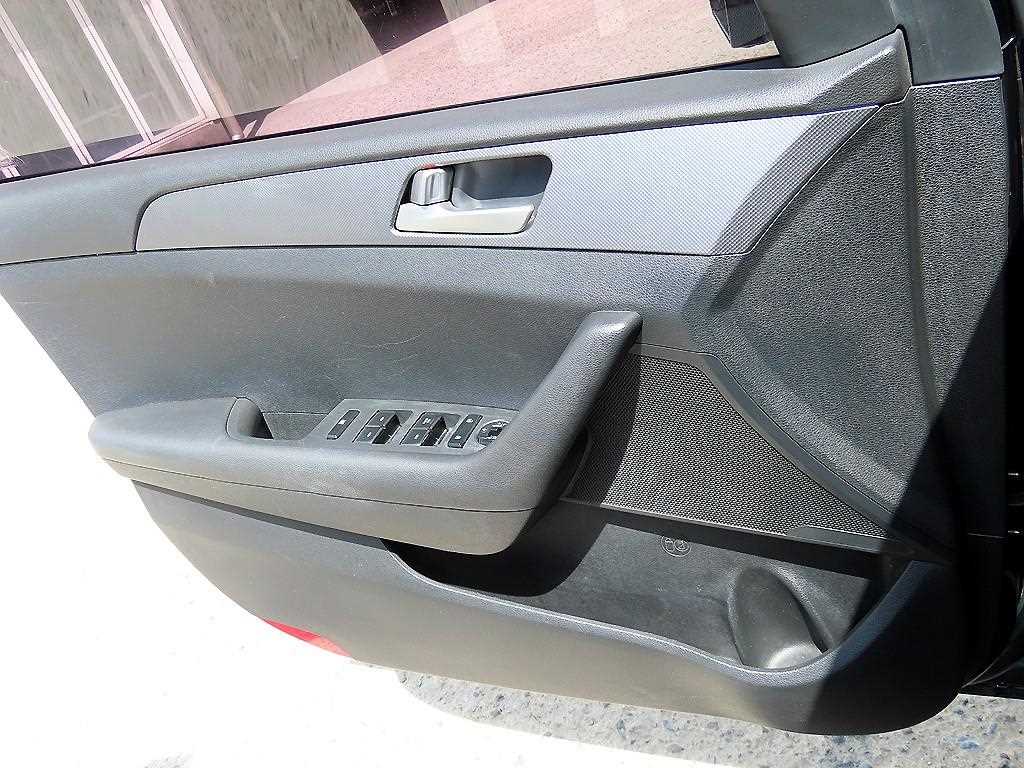 HYUNDAI Sonata - Vista 11