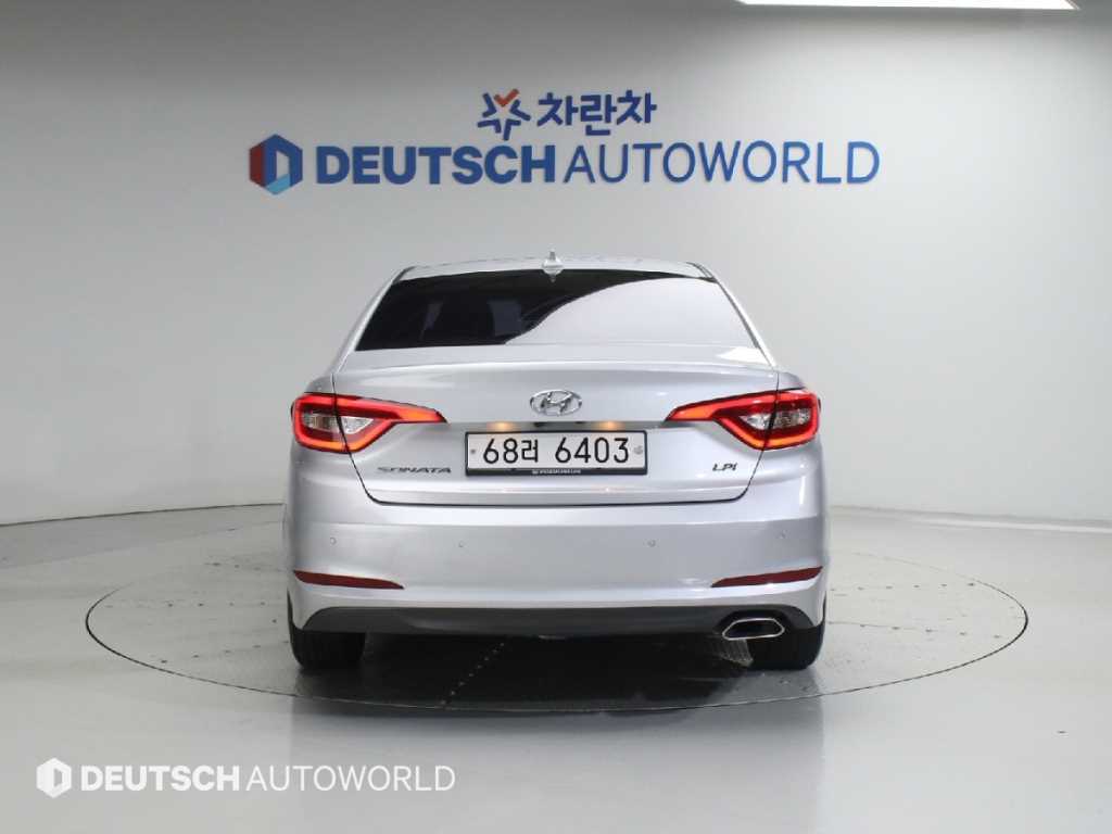 HYUNDAI Sonata - Vista 4