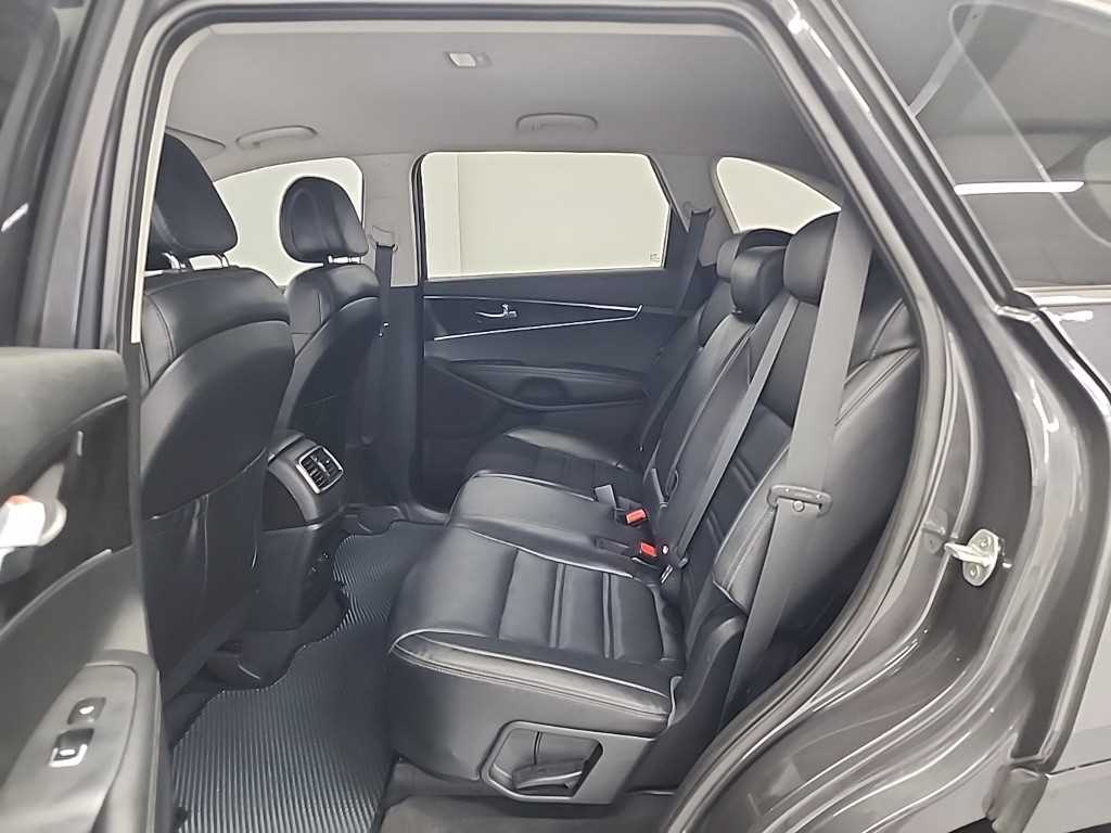 KIA Sorento - Vista 12
