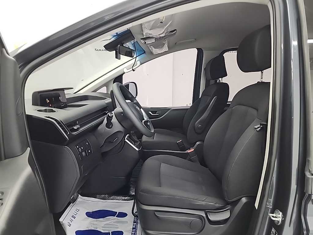 HYUNDAI Staria - Vista 11