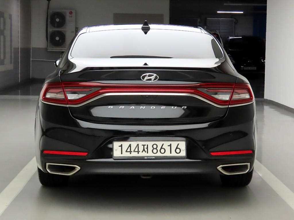 HYUNDAI Grandeur - Vista 3