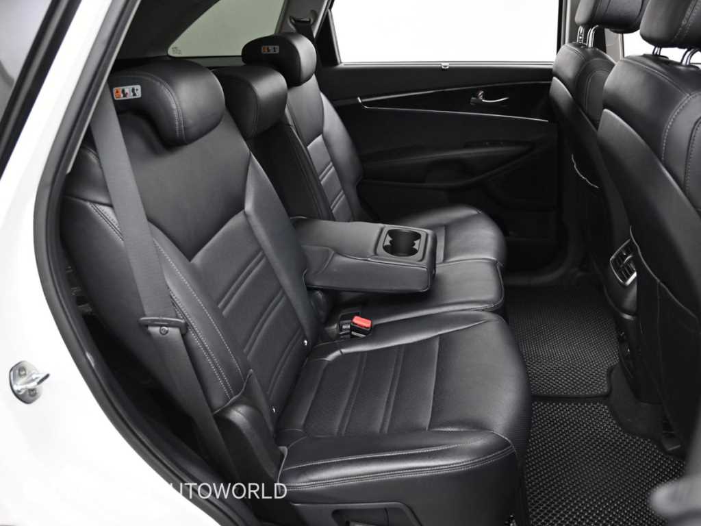 KIA Sorento - Vista 12