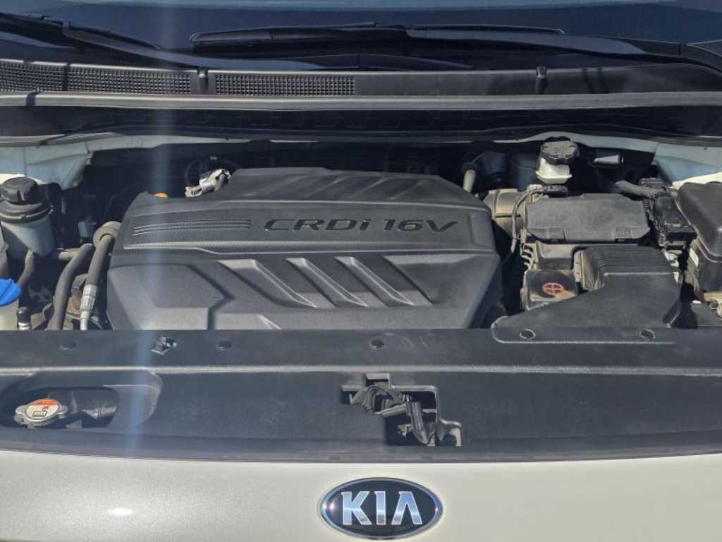 KIA Carnival - Vista 7