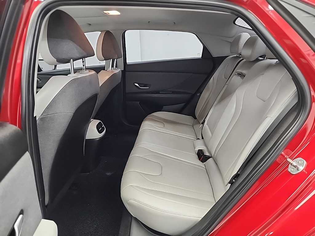 HYUNDAI Avante - Vista 12