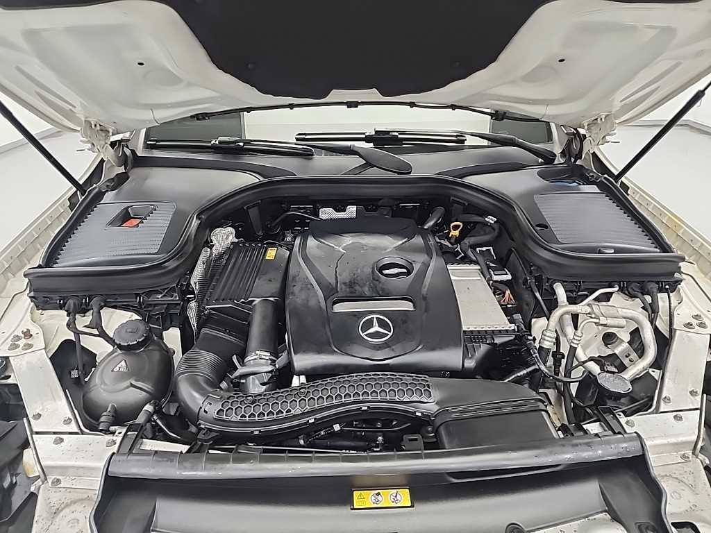 Mercedes Benz GLC Class - Vista 5