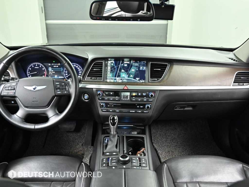 HYUNDAI Genesis - Vista 7