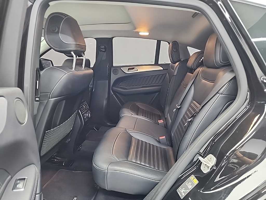 Mercedes Benz GLE Class - Vista 12