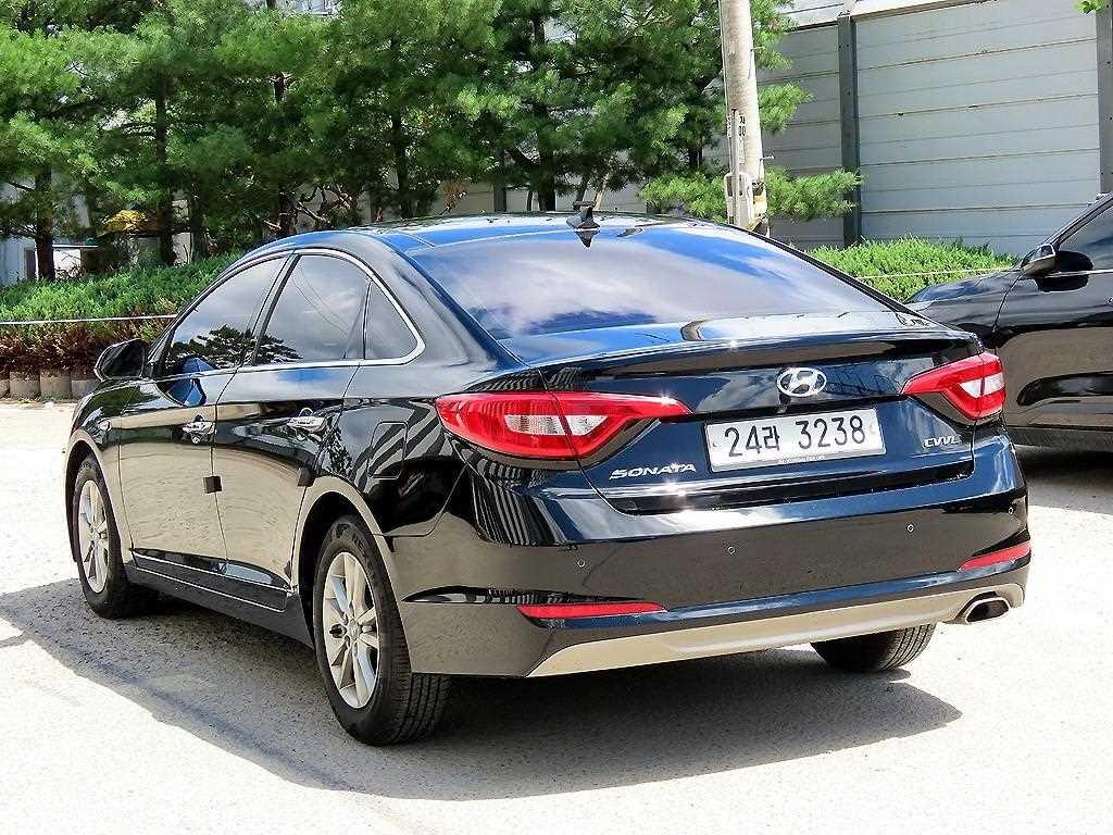 HYUNDAI Sonata - Vista 3