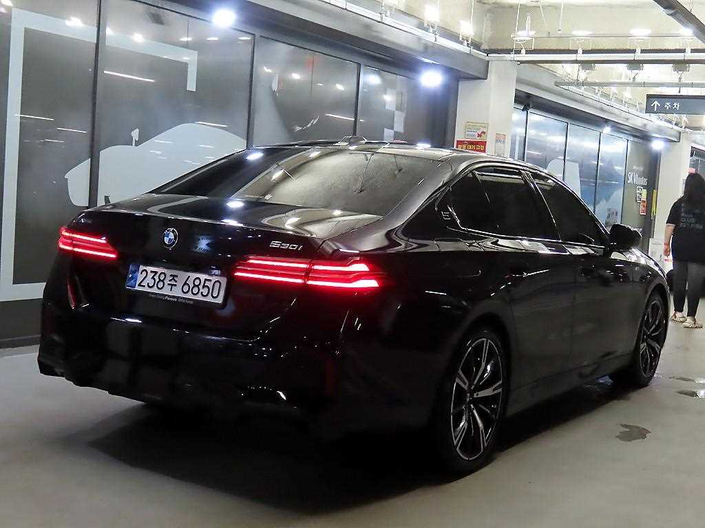BMW 5 Series - Vista 4