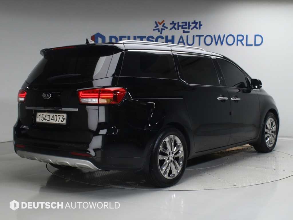 KIA Carnival - Vista 2