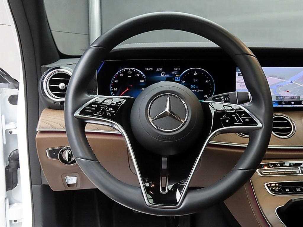 Mercedes Benz E class - Vista 9