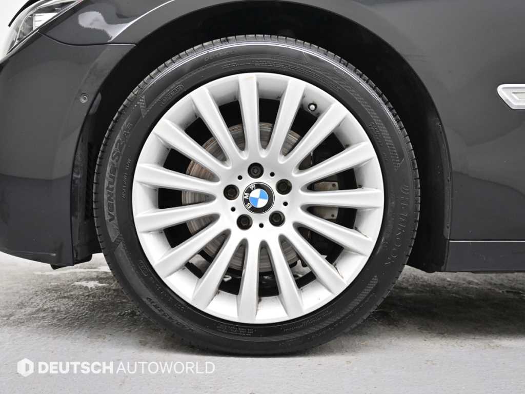 BMW 7 Series - Vista 5