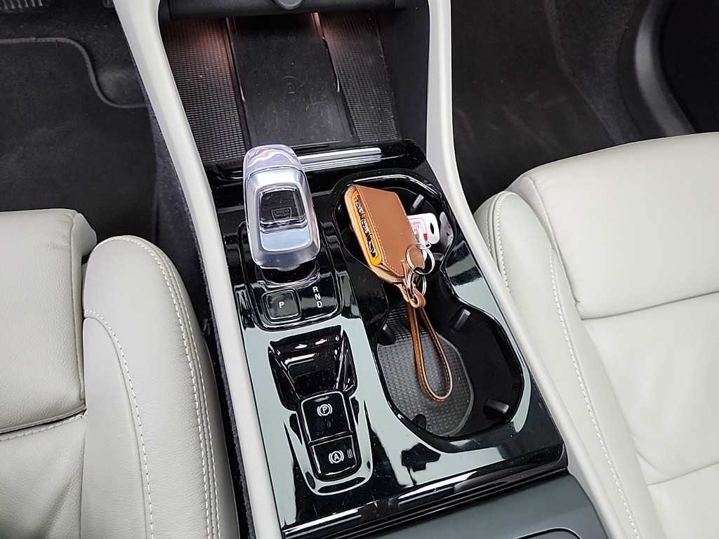 Volvo XC40 - Vista 8