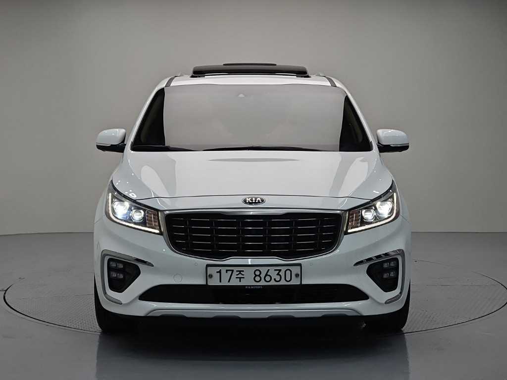KIA Carnival - Vista 3