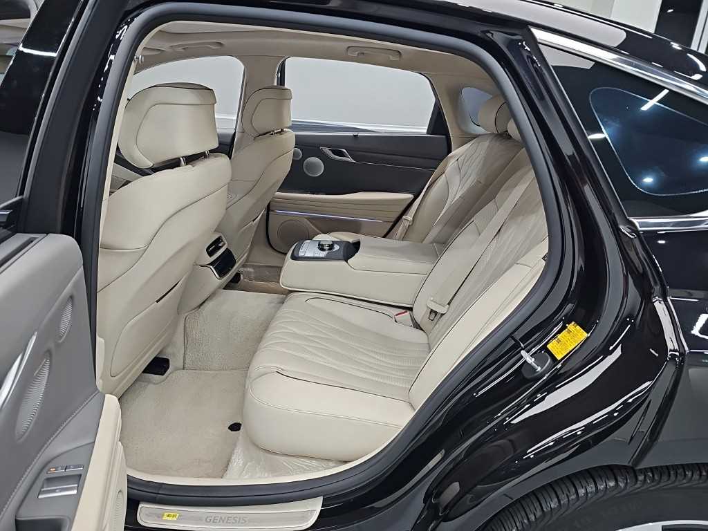 Genesis G80 - Vista 12