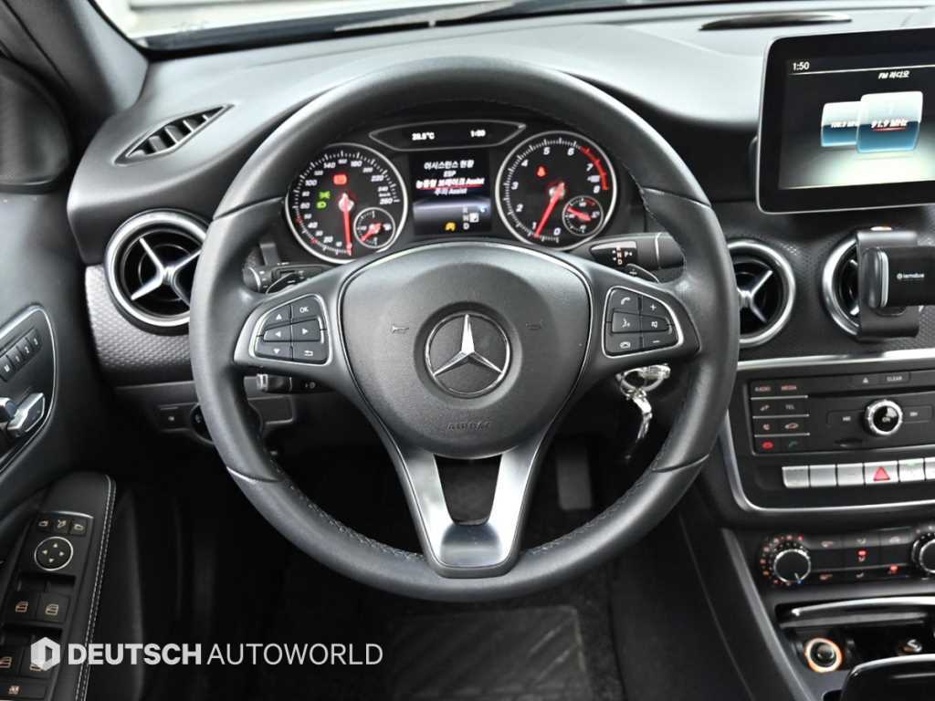Mercedes Benz A Class 2017 Plateado - Importación desde Corea - HF Imports Iquique - Foto 13