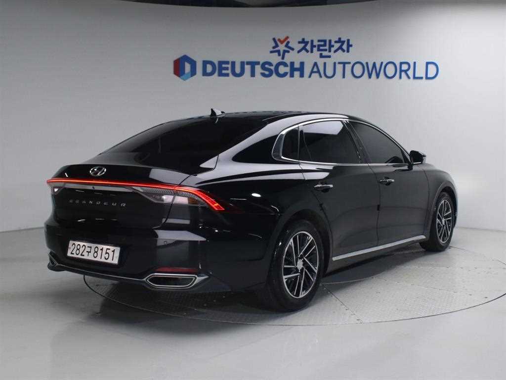 HYUNDAI Grandeur - Vista 2
