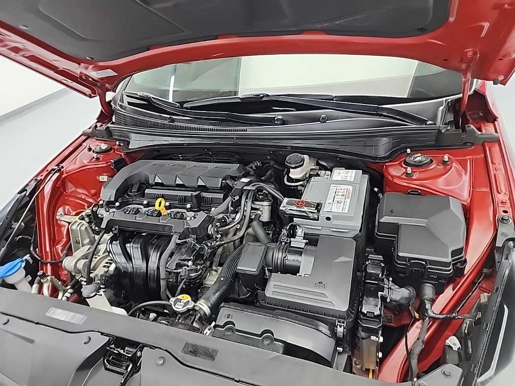 HYUNDAI Avante - Vista 5