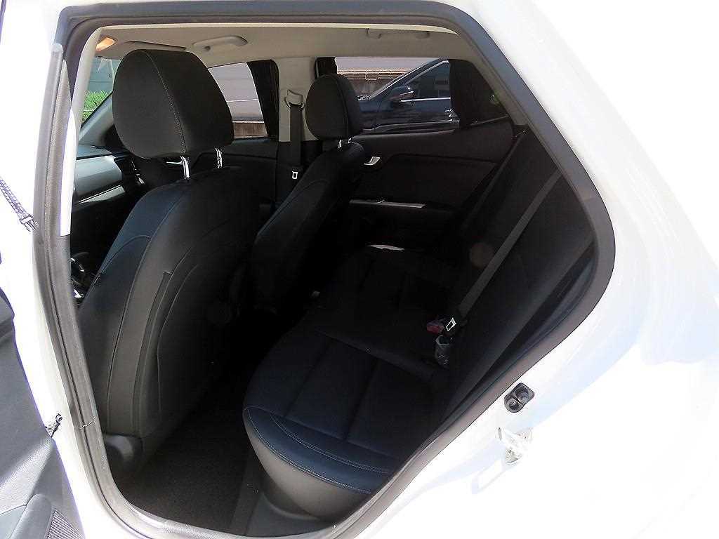 KIA Stonic - Vista 6