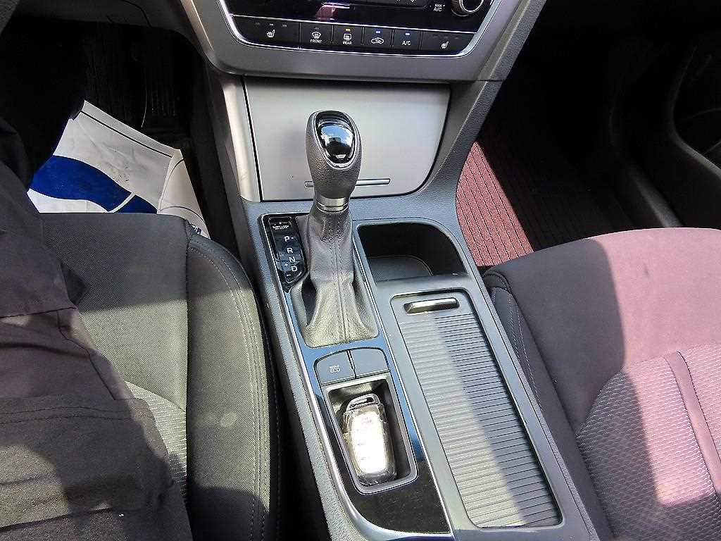 HYUNDAI Sonata - Vista 10