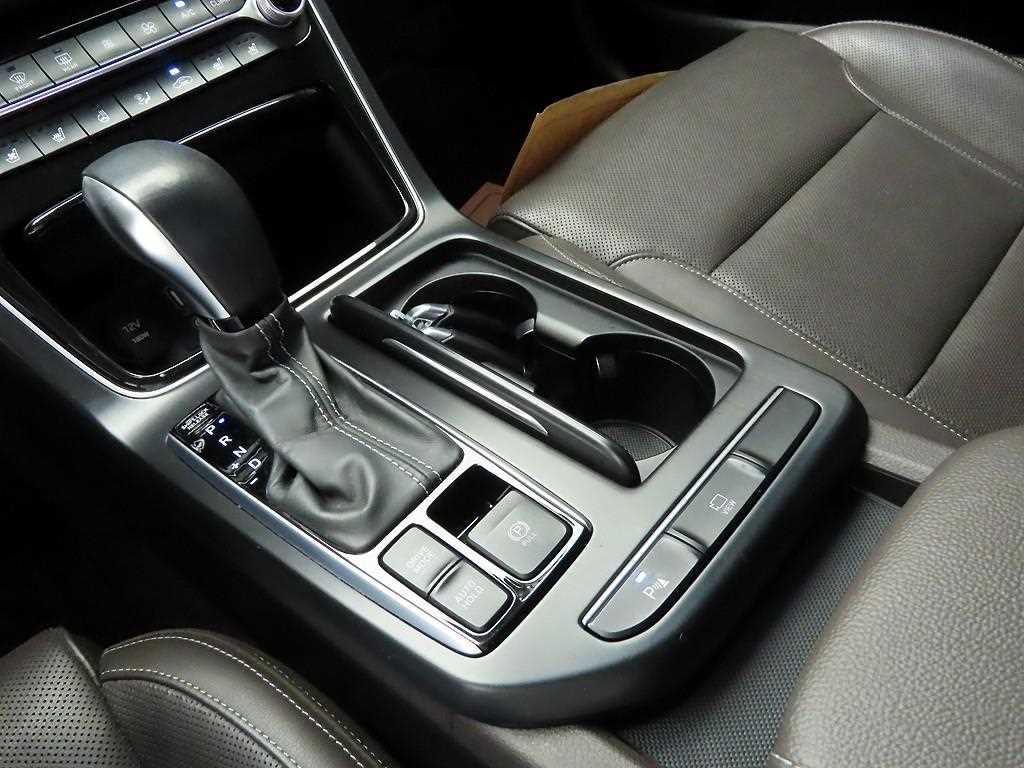 HYUNDAI Grandeur - Vista 10