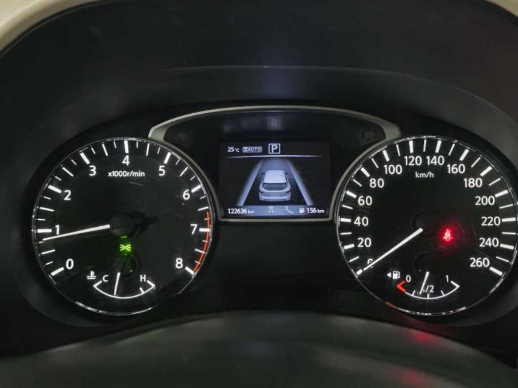 Nissan Pathfinder - Vista 7
