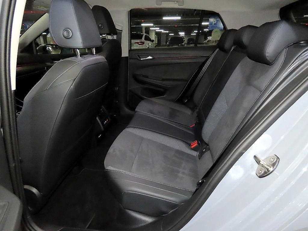 Volkswagen Golf - Vista 7